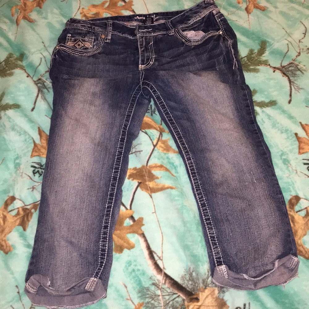 Capris - Picture 2 of 4